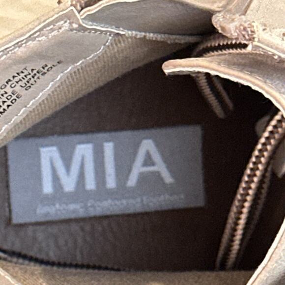 MIA Women’s 8.5 Sand Beige Anatomic Contoured Footed Wedge Ankle Boots EUC - Picture 10 of 10